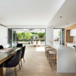 Ghế bọc trong bọc màu đen