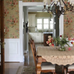 Бежова трикотажна покривка