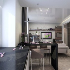 Bancada escura em vez de peitoril da janela