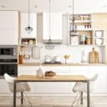 Трапезна маса с метална рамка