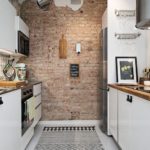 Тухлена стена в края на кухнята