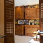 Puertas de celosía a la cocina de estilo japonés.