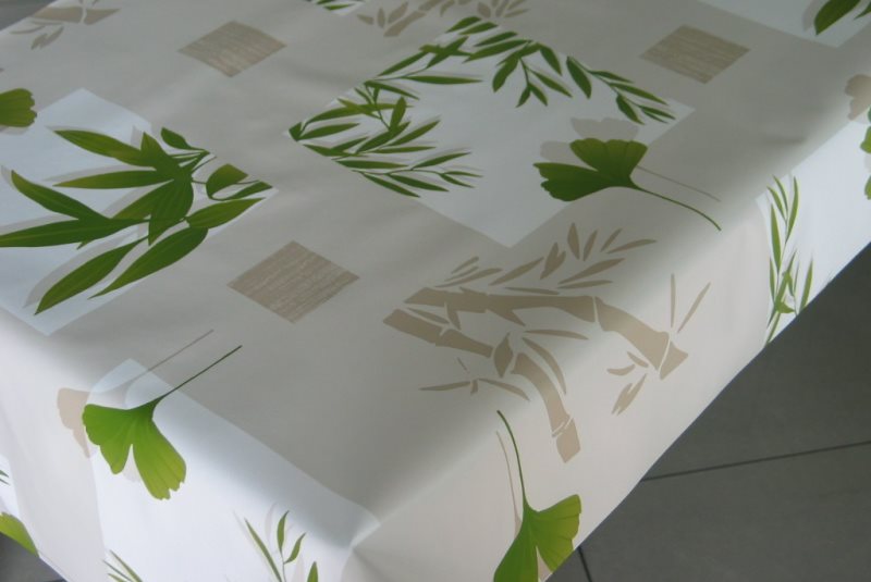 Кюрета с шарка от бамбук на кухненския плот