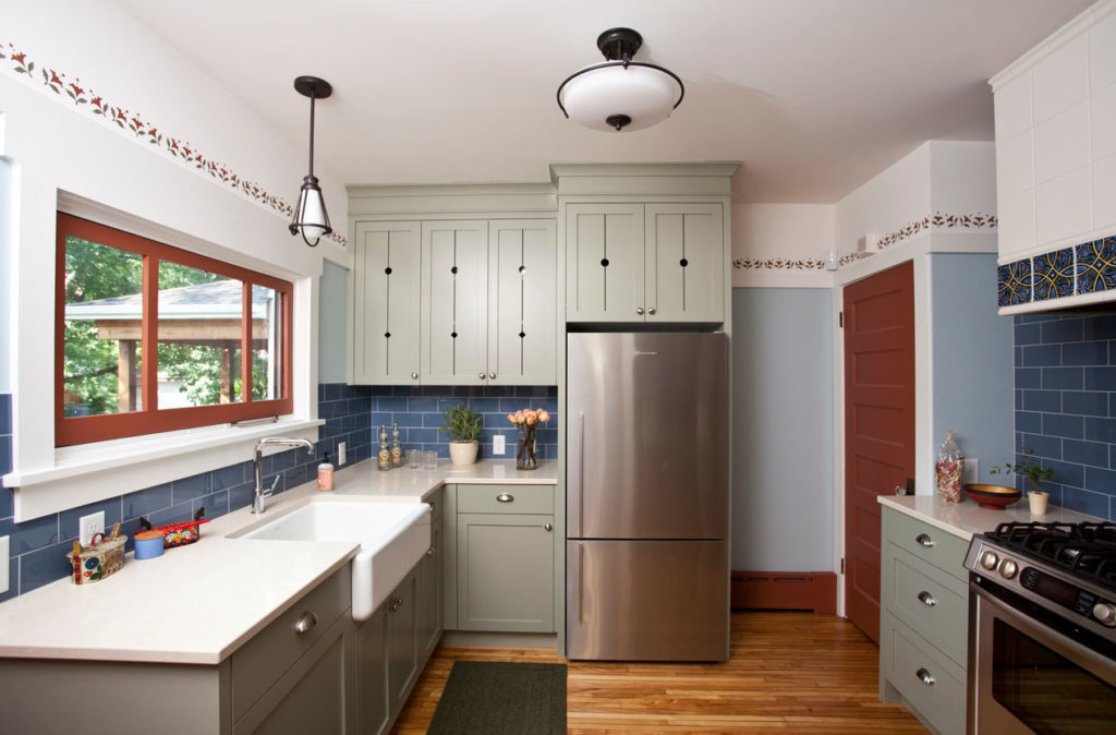 Паралелно оформление на кухня с частна къща