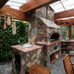 Αντιμετωπίζοντας τη σόμπα με πέτρα στην καλοκαιρινή κουζίνα