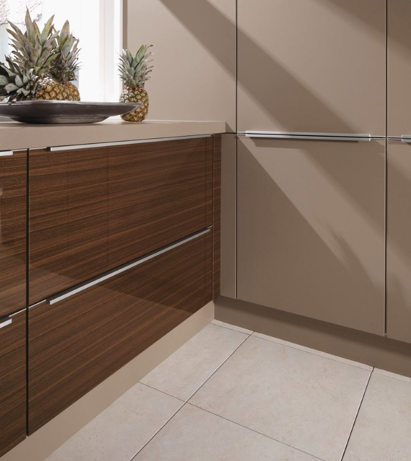 Combinația fațadelor de ciocolată și cappuccino