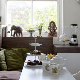 Décor des figurines de l'intérieur d'une cuisine moderne