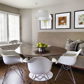 Peintures modulaires à l'intérieur de la cuisine