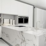 Superficies de mármol de la península de la cocina.