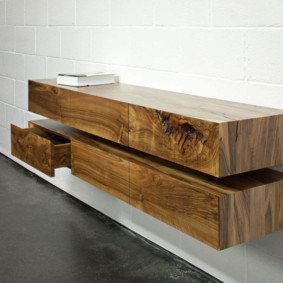 Mesa colgante de madera maciza