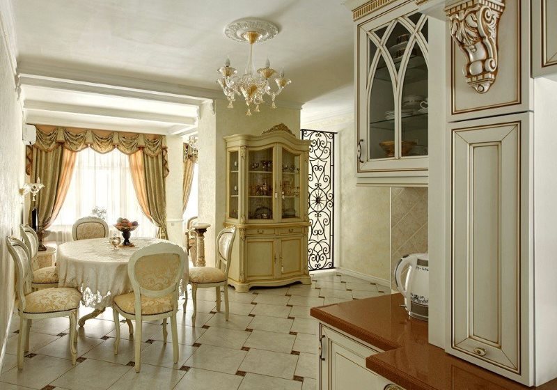 Conception en couleur de la cuisine dans le style néoclassique