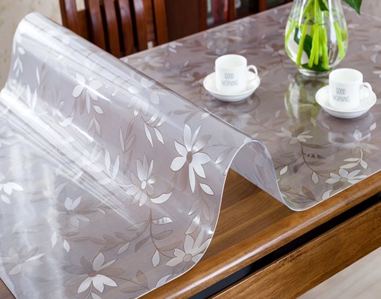 Силиконова покривка на дървен плот