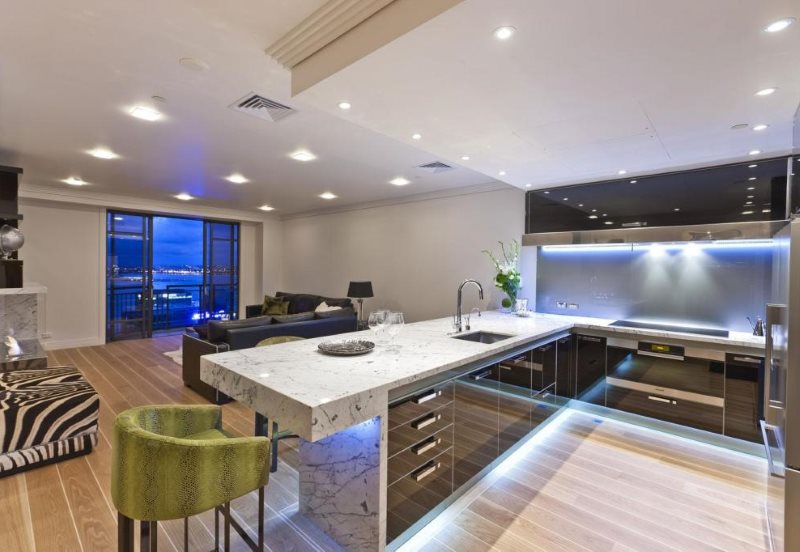 Lekapan di atas siling dapur berteknologi tinggi