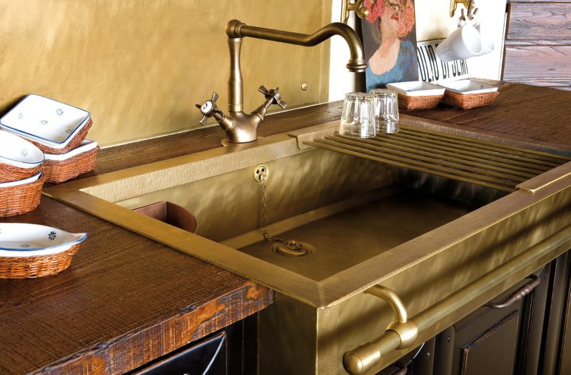 Robinet de bucătărie în stil englez