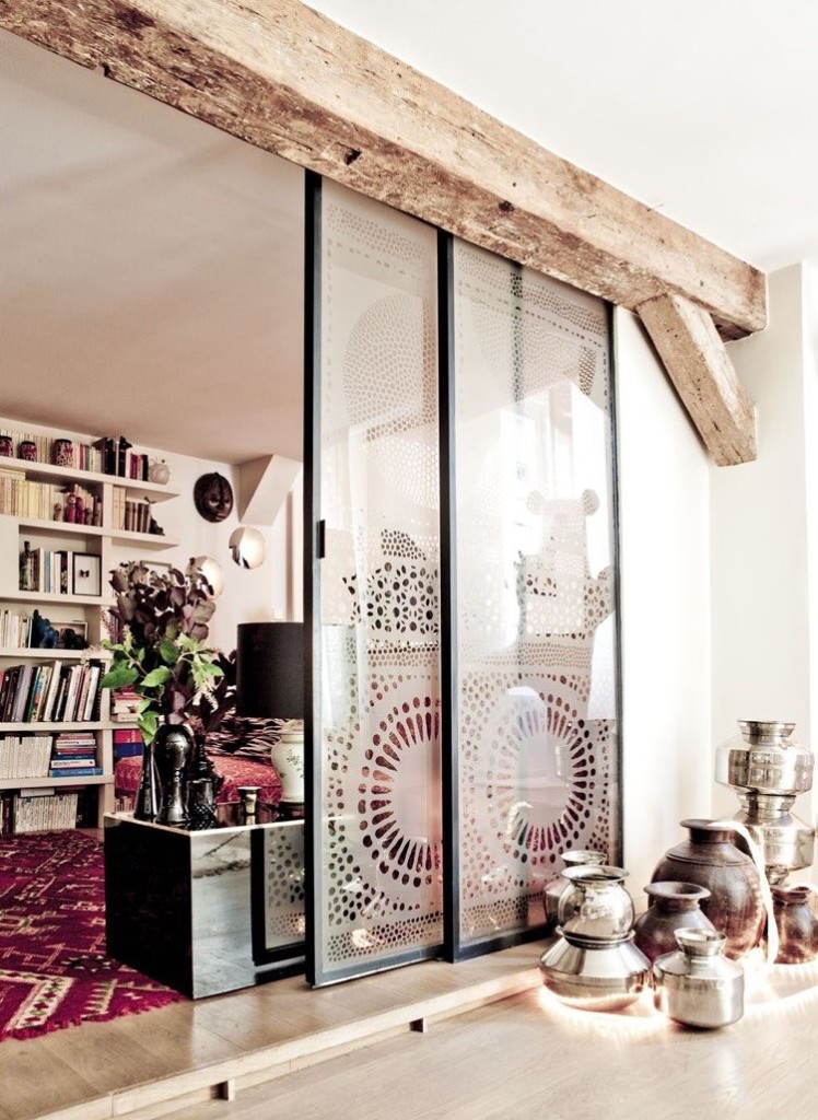 ลำแสงตกแต่งบนกระจกกั้น