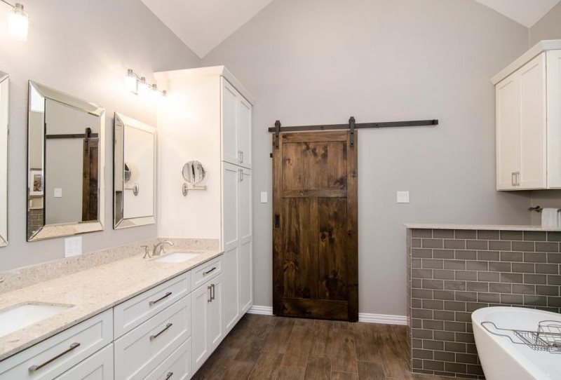 Estructura deslizante de hoja de puerta de madera