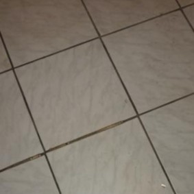 Διαφορετικές ραφές μεταξύ πλακιδίων της δεύτερης τάξης