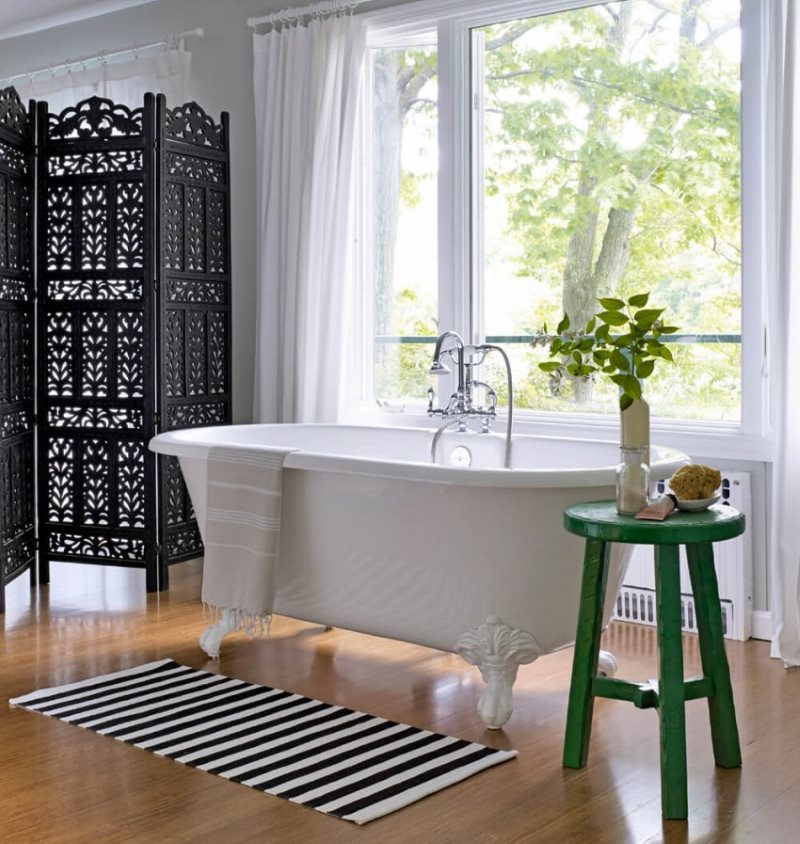 Larch boards on the bathroom floor