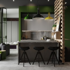 Luces colgantes sobre la barra