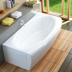 skrin di dalam bilik mandi jenis idea