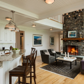 najis bar kayu gelap