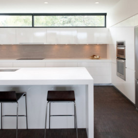Kitchen interior with handleless facades
