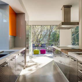 Parallel kitchen with a large window