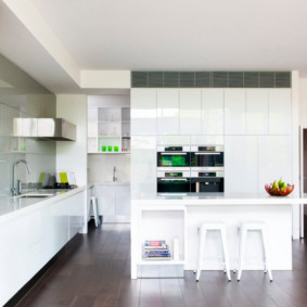 White set with glossy facades