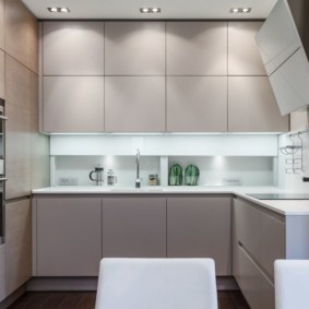 Bright illumination of the working area of the kitchen