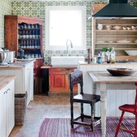 Cadeiras de madeira retrô