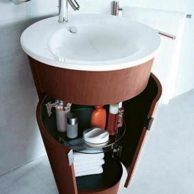 Lavabo rond pour une petite salle de bain