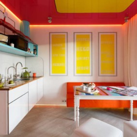 Red color in the design of the kitchen
