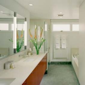 Plateau de table blanc sur socle marron