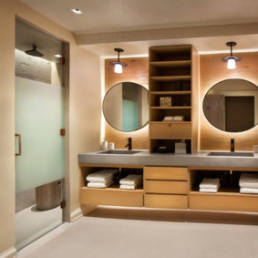 Éclairage de salle de bain de style contemporain