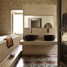 Εσωτερικό μπάνιο με δύο νιπτήρες