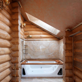 Bathtub with hydromassage in a wooden house