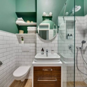 Sanglier carrelage à l'intérieur de la salle de bain