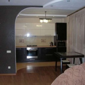 Φωτογραφία του πραγματικού Χρουστσιόφ αφού συνδυάσει την κουζίνα με το σαλόνι