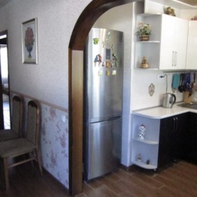 Ξύλινη επένδυση αψίδας