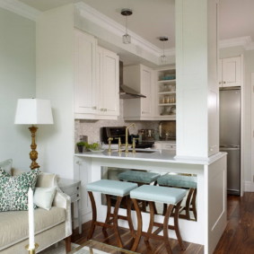 Σκαμπό χωρίς σκάλες σε ξύλινο πλαίσιο