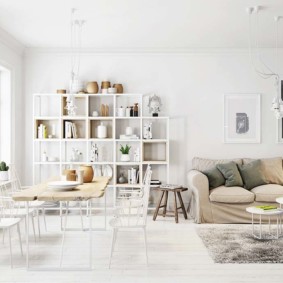 Χιονισμένο εσωτερικό της κουζίνας-σαλόνι