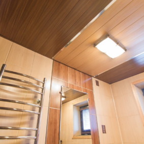 Plafond combiné en panneaux MDF