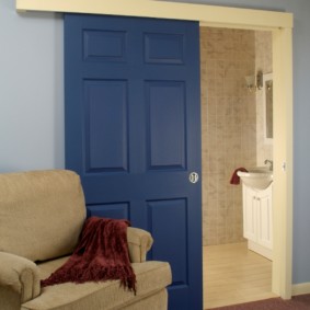 Puerta de madera maciza