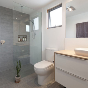 Vách ngăn kính trong phòng tắm kết hợp