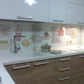 DIY kitchen apron decor