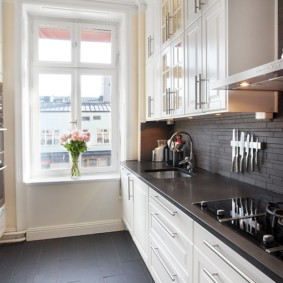 Two-row layout of a small kitchen