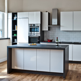 Kitchen island with white facades