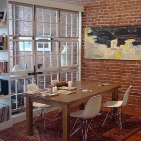 การแบ่งเขตพาร์ติชันทำจากกรอบหน้าต่างเก่า