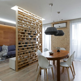 โต๊ะไม้ทรงวงรี