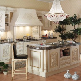 Резбовани бар столове